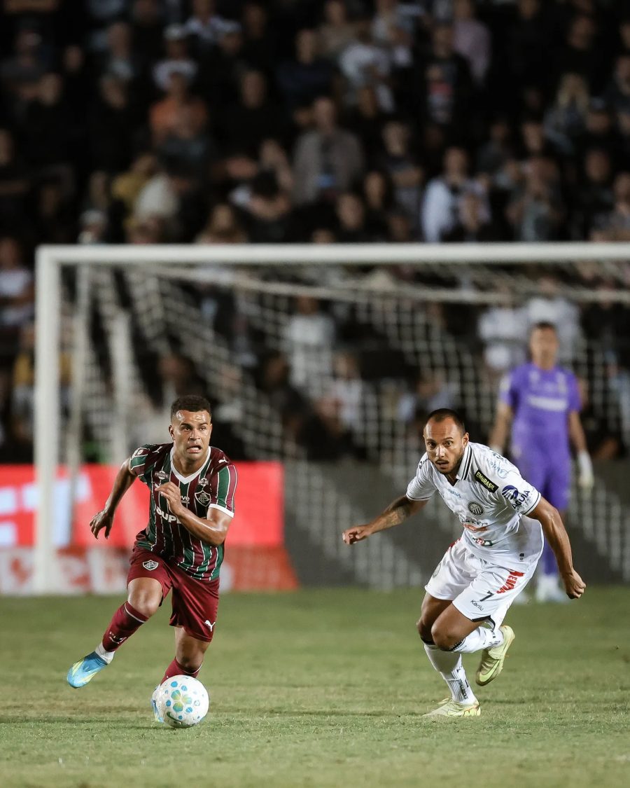 Alisson desfalca Fluminense contra Athletico-PR devido a dores no quadril