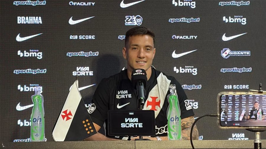 Bruno Duarte é apresentado no Vasco e destaca sua missão: marcar gols