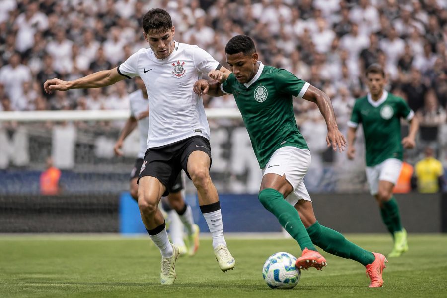 Clássicos do Brasileirão: Flamengo enfrenta Botafogo e Corinthians pega Santos