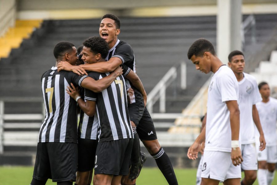 Crias do Galo goleiam Santos pelo Brasileiro Sub-17