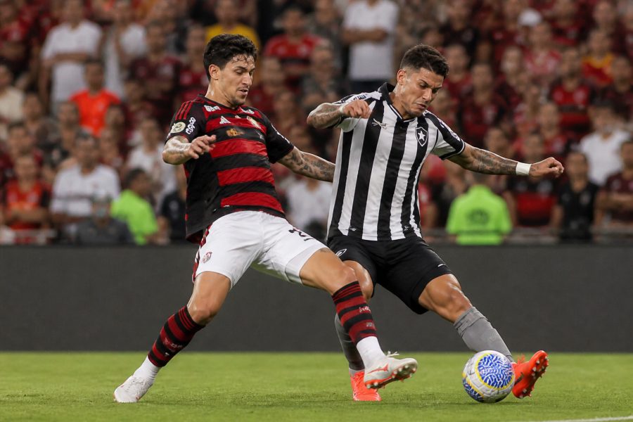 Flamengo recebe Botafogo e busca manter invencibilidade sobre o rival