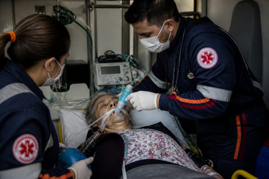 Idosa de 74 anos é intubada após convulsões graves em Montes Claros