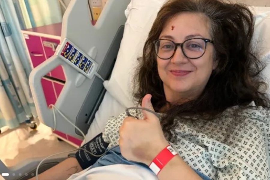 Mulher de 40 anos recebe diagnóstico de câncer cerebral incurável