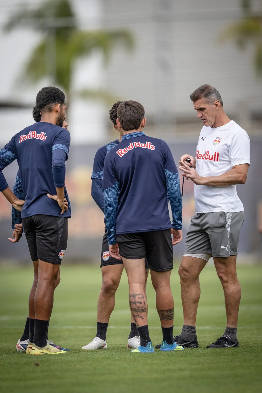 Bragantino finaliza treinos e se prepara para duelo contra São Paulo
