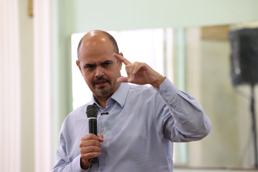 Aprovação de Simões em MG é de 41%, mas intenções de voto apenas 4%