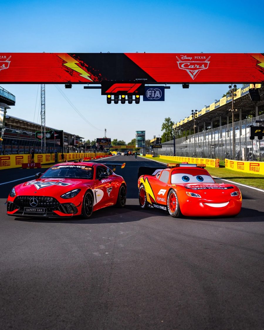 Safety Car em Monza ganha pintura do Relâmpago McQueen da Disney