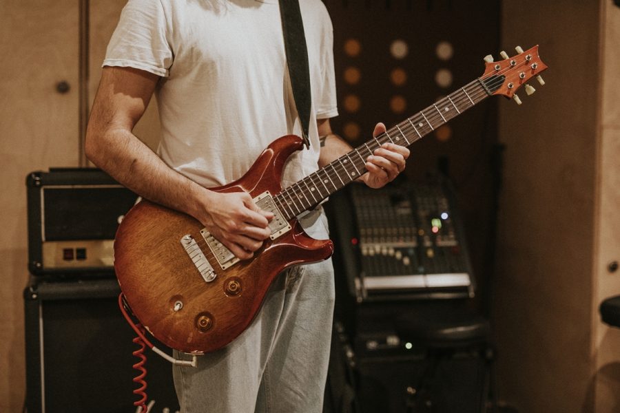 Cérebro de músicos se adapta mais rapidamente e prevê movimentos