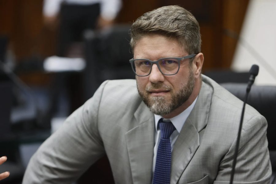 Eleições 2026 no PR: Requião Filho participa de entrevista e se reúne com policiais civis