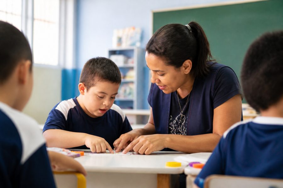 Seleção temporária para Coveiro e Educador Cuidador em Montes Claros também terá vagas para PcD